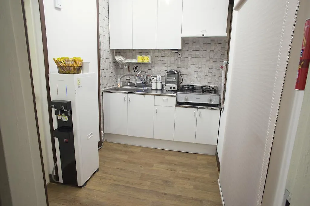Icos Guesthouse 2 For Female Сеул Гостевой дом
